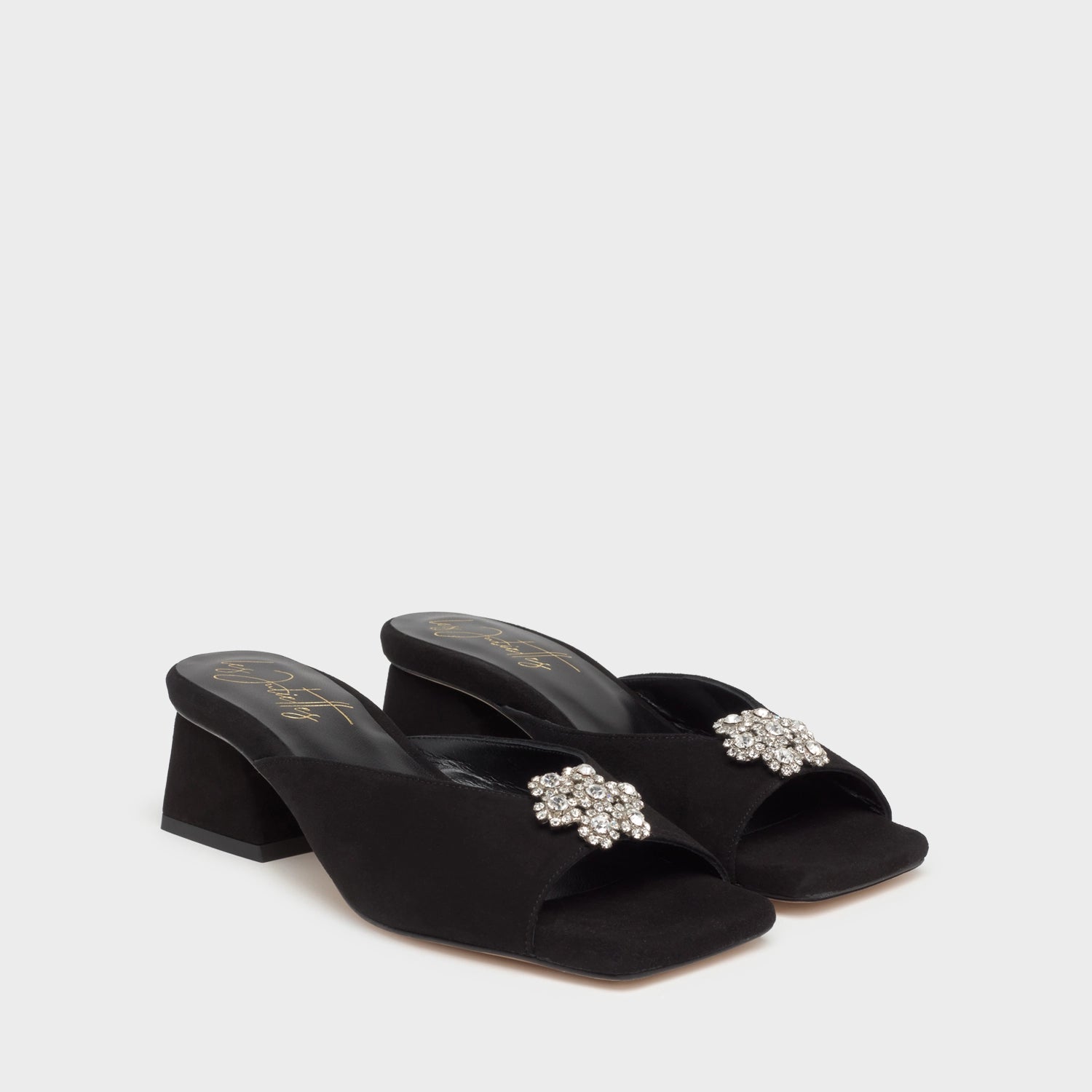 LesJuliettes-LuxuryShoes-0059_3c199785-53e2-4469-bc85-17acb70ced48.webp